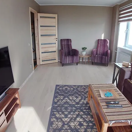 Under Your Eyes Lägenhet