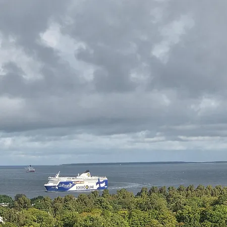 Under Your Eyes Lägenhet *