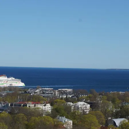 アパート Under Your Eyes *