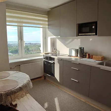 Under Your Eyes アパート *