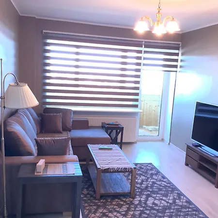 Under Your Eyes アパート