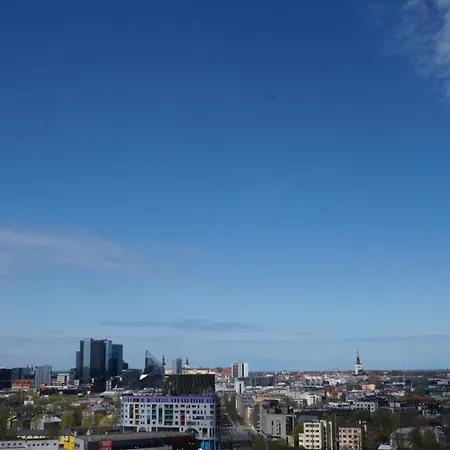 Under Your Eyes アパート *