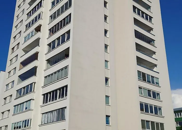 아파트 Under Your Eyes *