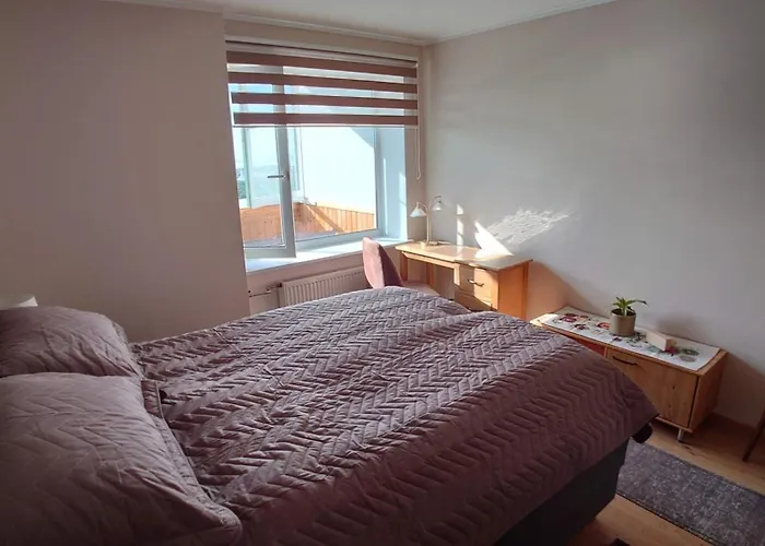 아파트 Under Your Eyes *