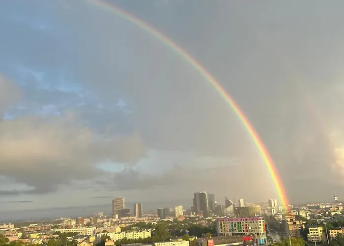 아파트 Under Your Eyes *