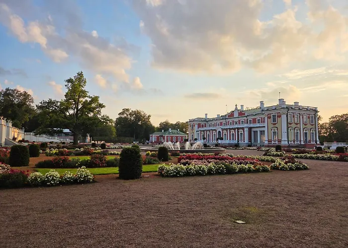 아파트 Under Your Eyes